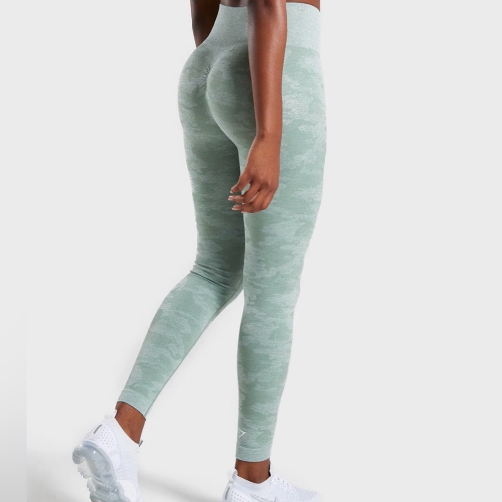 Gymshark Sage Green Camo Seamless Leggings Size Small Scrunch High Waist